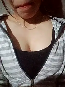 Snapshot of nhinhi-sexy chatting on October 2025 06:09:02 PM nhinhi-sexy online show from October 2025 06:09:02 PM