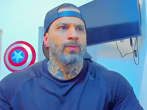 Snapshot of JoshRigby chatting on November 2025 08:18:02 PM JoshRigby online show from November 2025 08:18:02 PM