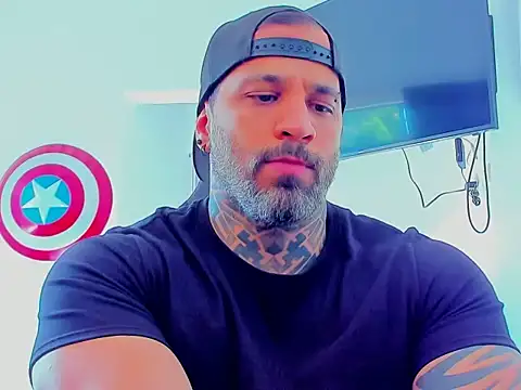 Snapshot of JoshRigby chatting on October 2025 07:43:01 PM JoshRigby online show from October 2025 07:43:01 PM