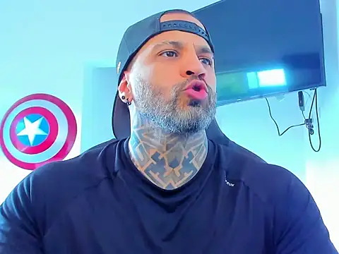 Snapshot of JoshRigby chatting on November 2025 08:02:01 PM JoshRigby online show from November 2025 08:02:01 PM