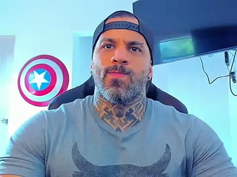 Snapshot of JoshRigby chatting on October 2025 07:33:02 PM JoshRigby online show from October 2025 07:33:02 PM