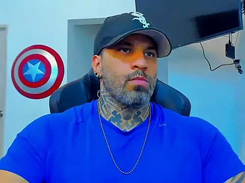 Snapshot of JoshRigby chatting on October 2025 08:20:01 PM JoshRigby online show from October 2025 08:20:01 PM