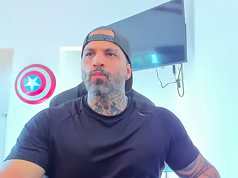 Snapshot of JoshRigby chatting on November 2025 08:24:02 PM JoshRigby online show from November 2025 08:24:02 PM