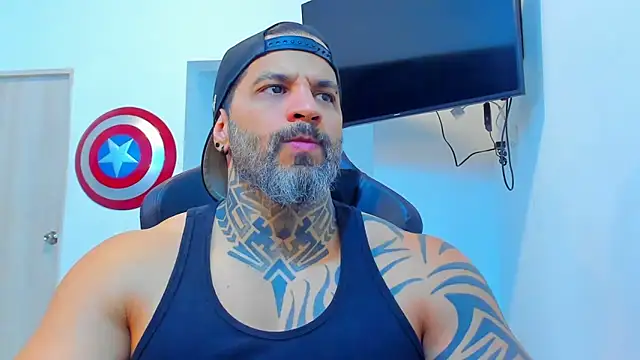 Snapshot of JoshRigby chatting on December 2025 08:25:01 PM JoshRigby online show from December 2025 08:25:01 PM