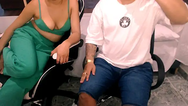 Charly and laura online show from October 2025 07:26:02 PM