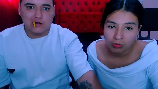 Charly and laura online show from October 2025 07:14:01 PM