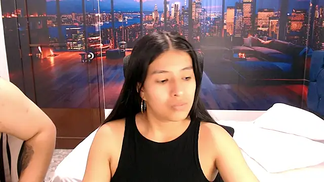 Charly and laura online show from October 2025 07:15:01 PM