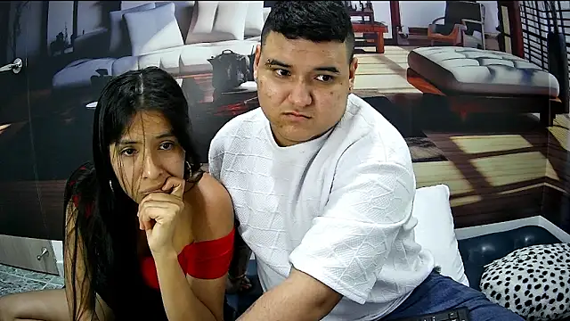 Charly and laura online show from October 2025 07:51:01 PM