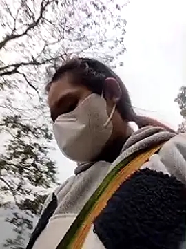 bree-zz online show from December 2025 01:12:01 AM