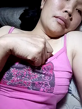 bree-zz online show from March 2026 12:40:02 PM