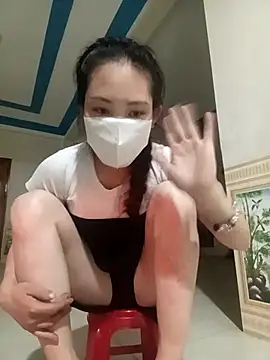 bree-zz online show from December 2025 02:42:02 PM