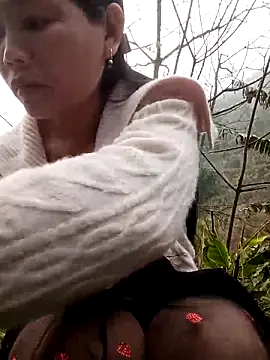 Snapshot of bree-zz chatting on February 2026 01:58:01 AM bree-zz online show from February 2026 01:58:01 AM