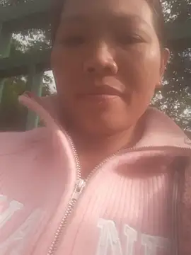 bree-zz online show from November 2025 01:10:02 AM