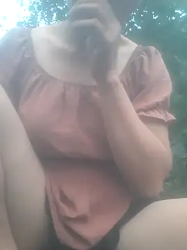 bree-zz online show from November 2025 11:30:01 PM