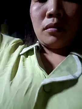 bree-zz online show from March 2026 01:56:01 PM