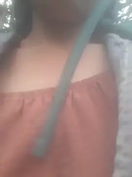 bree-zz online show from November 2025 08:48:02 AM