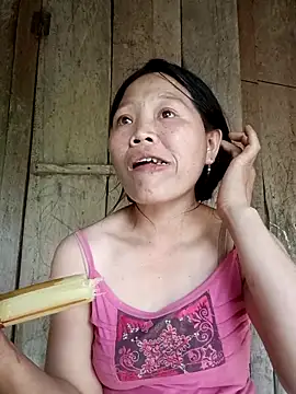 bree-zz online show from March 2026 04:56:01 AM