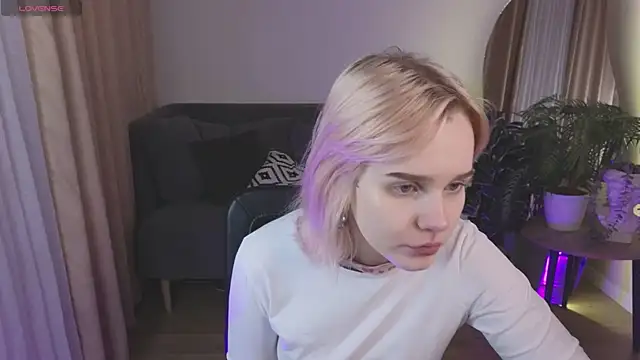 Snapshot of MayWins chatting on February 2026 10:07:02 PM MayWins online show from February 2026 10:07:02 PM