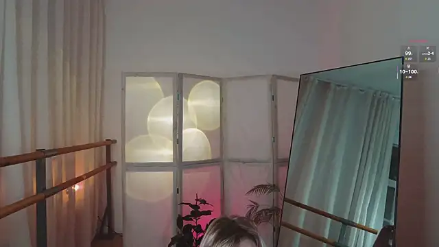 MayWins online show from November 2025 09:51:01 PM