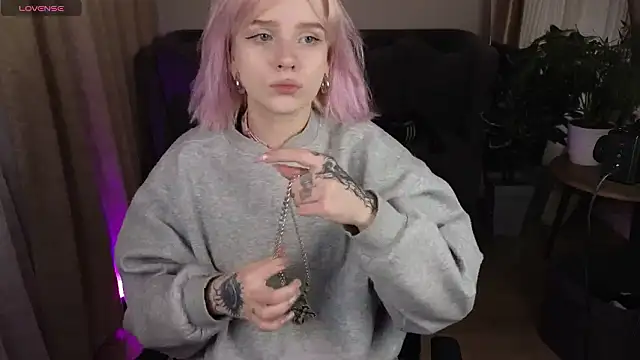 Snapshot of MayWins chatting on January 2026 09:02:02 PM MayWins online show from January 2026 09:02:02 PM