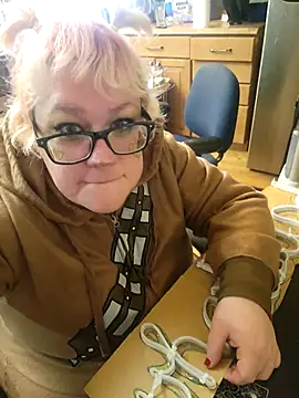 Snapshot of violentviolet68 chatting on November 2025 06:08:01 PM violentviolet68 online show from November 2025 06:08:01 PM