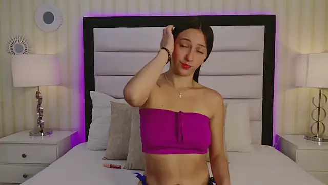 Snapshot of MarilynWild chatting on September 2025 02:34:01 PM MarilynWild online show from September 2025 02:34:01 PM