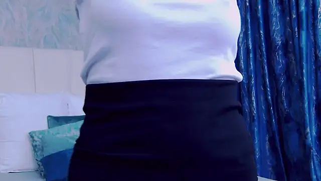 LoreneMoonlight online show from November 2025 07:08:02 PM