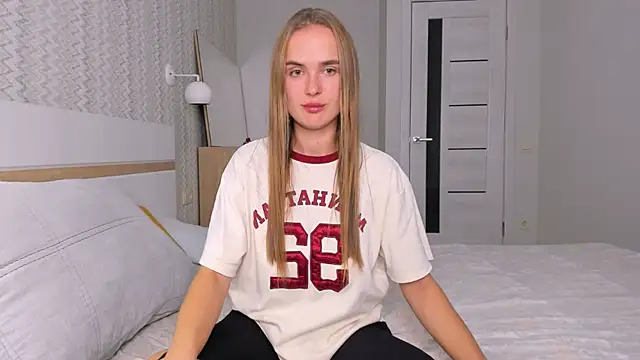 LilMary  online show from October 2025 07:59:02 PM