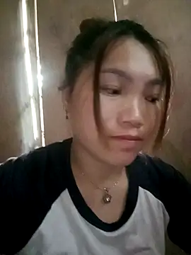 min-xinh online show from October 2025 12:32:01 AM