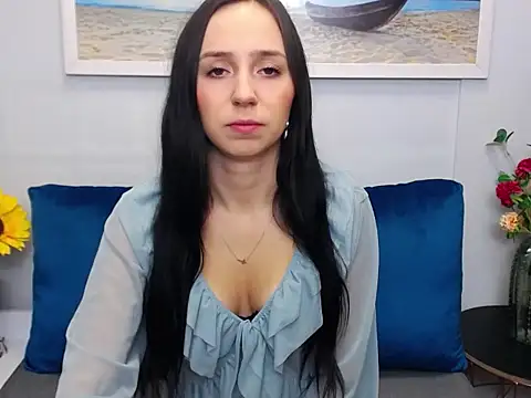 LuisaLive online show from February 2026 07:21:02 AM