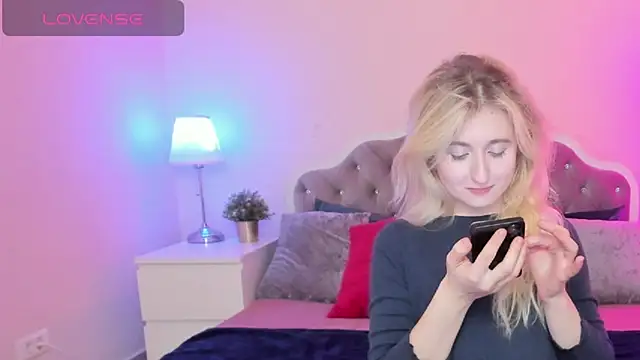 CamillaDreamer online show from November 2025 04:40:01 PM