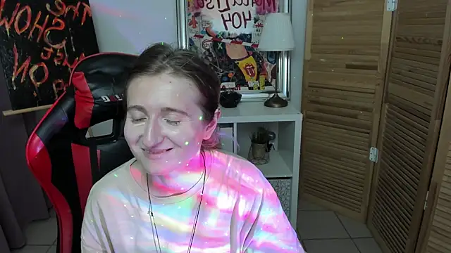 Snapshot of CamillaDreamer chatting on July 2026 04:32:01 PM CamillaDreamer online show from July 2026 04:32:01 PM