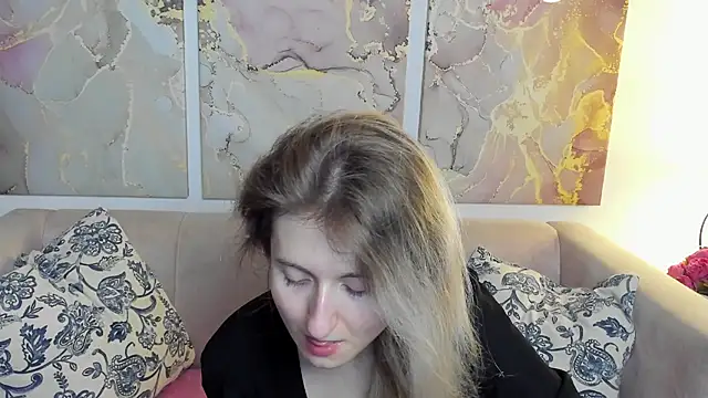 Snapshot of CamillaDreamer chatting on May 2026 11:38:01 AM CamillaDreamer online show from May 2026 11:38:01 AM