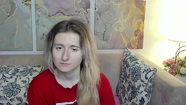 Snapshot of CamillaDreamer chatting on May 2026 12:13:02 PM CamillaDreamer online show from May 2026 12:13:02 PM