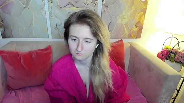 Snapshot of CamillaDreamer chatting on June 2026 05:47:02 PM CamillaDreamer online show from June 2026 05:47:02 PM