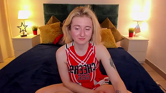 Snapshot of CamillaDreamer chatting on October 2025 03:14:02 PM CamillaDreamer online show from October 2025 03:14:02 PM
