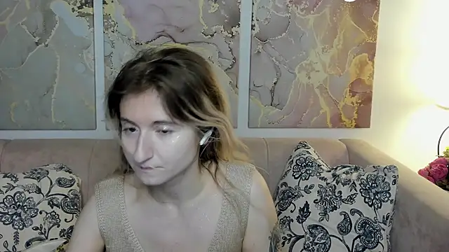 Snapshot of CamillaDreamer chatting on May 2026 05:30:02 PM CamillaDreamer online show from May 2026 05:30:02 PM