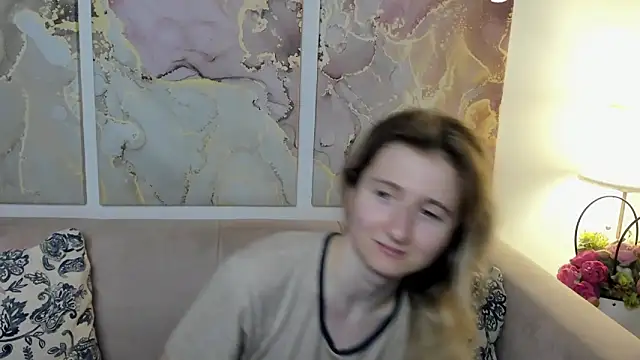 Snapshot of CamillaDreamer chatting on May 2026 02:16:02 PM CamillaDreamer online show from May 2026 02:16:02 PM