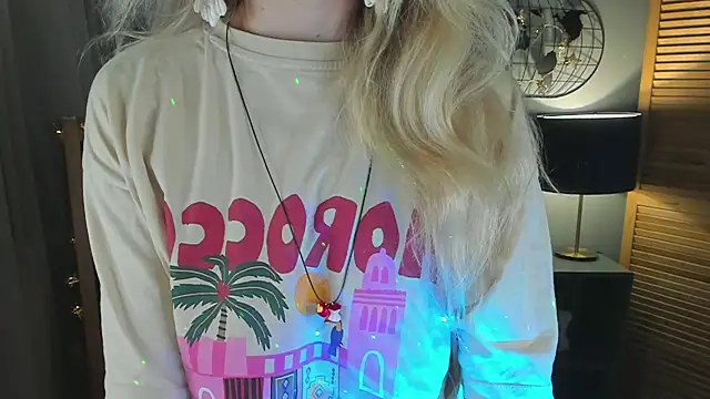 Snapshot of CamillaDreamer chatting on July 2026 10:55:01 AM CamillaDreamer online show from July 2026 10:55:01 AM