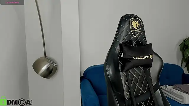 Snapshot of KarinaBroks chatting on November 2025 11:36:02 AM KarinaBroks online show from November 2025 11:36:02 AM