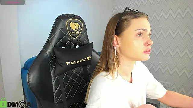 Snapshot of KarinaBroks chatting on November 2025 09:42:02 AM KarinaBroks online show from November 2025 09:42:02 AM