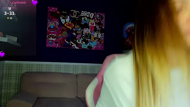 Snapshot of KarinaBroks chatting on October 2025 08:50:02 AM KarinaBroks online show from October 2025 08:50:02 AM