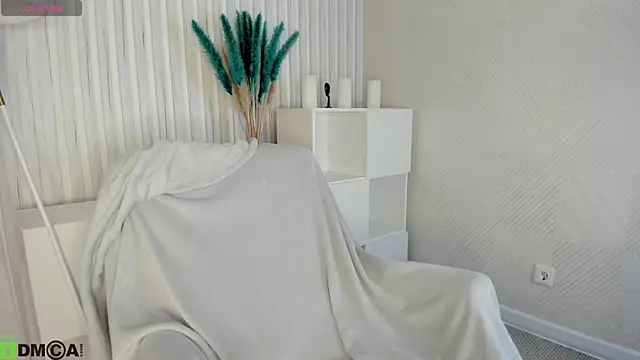 Snapshot of KarinaBroks chatting on October 2025 01:48:02 AM KarinaBroks online show from October 2025 01:48:02 AM