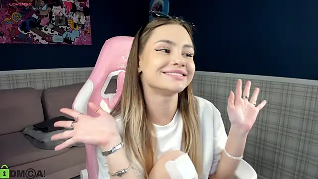 KarinaBroks online show from October 2025 08:59:01 AM
