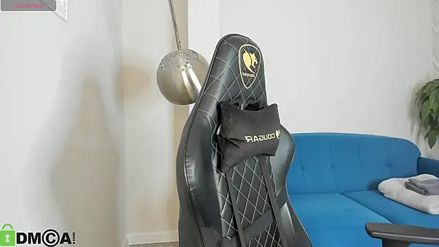 Snapshot of KarinaBroks chatting on December 2025 09:44:02 AM KarinaBroks online show from December 2025 09:44:02 AM