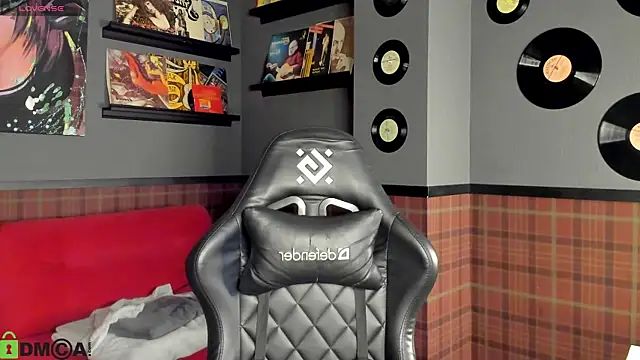 Snapshot of KarinaBroks chatting on December 2025 09:30:02 AM KarinaBroks online show from December 2025 09:30:02 AM