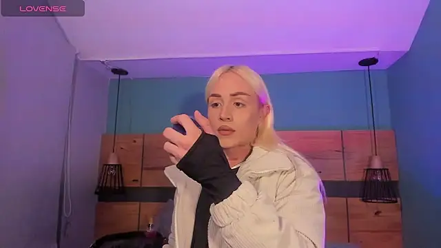 Snapshot of alexawinterrr chatting on October 2025 08:44:02 PM alexawinterrr online show from October 2025 08:44:02 PM