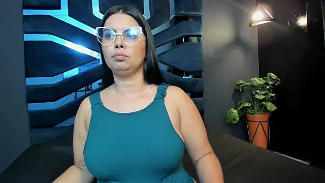 Valka Ross online show from October 2025 11:28:01 PM