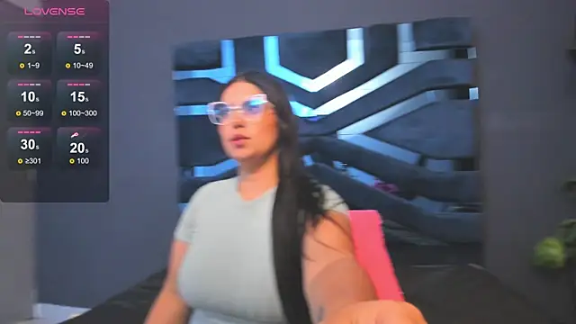 Valka Ross online show from November 2025 11:19:02 PM