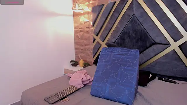 Valka Ross online show from February 2026 11:22:02 PM